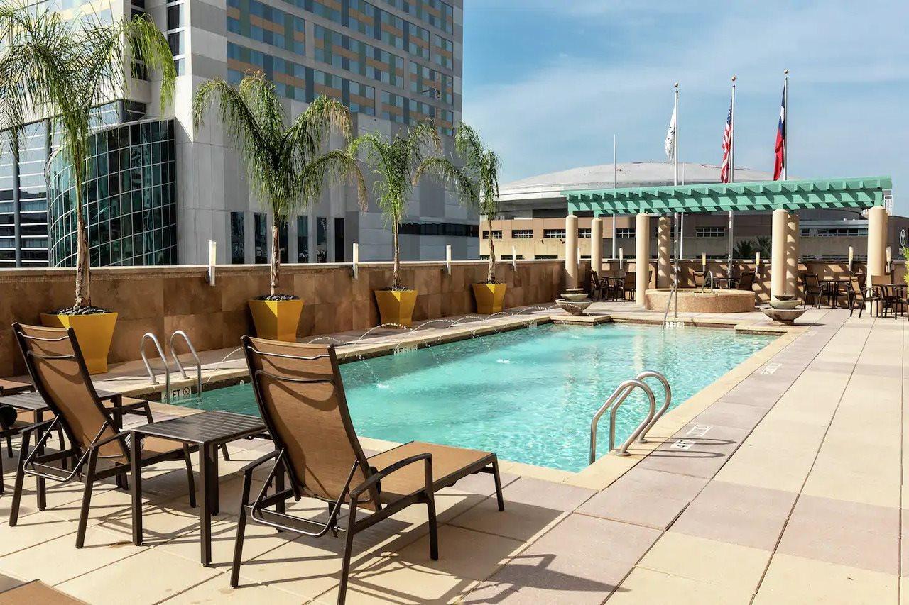 Embassy Suites Houston - Downtown Exterior photo