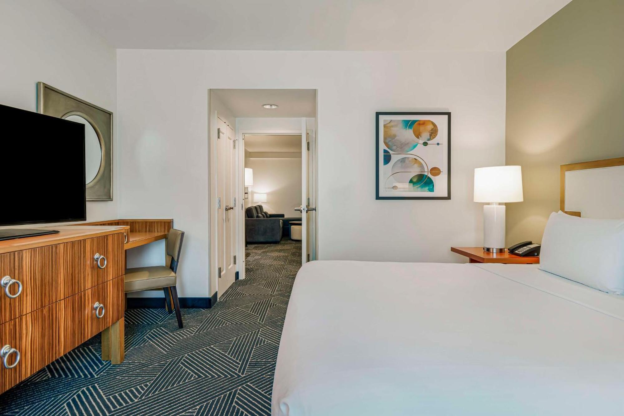 Embassy Suites Houston - Downtown Exterior photo