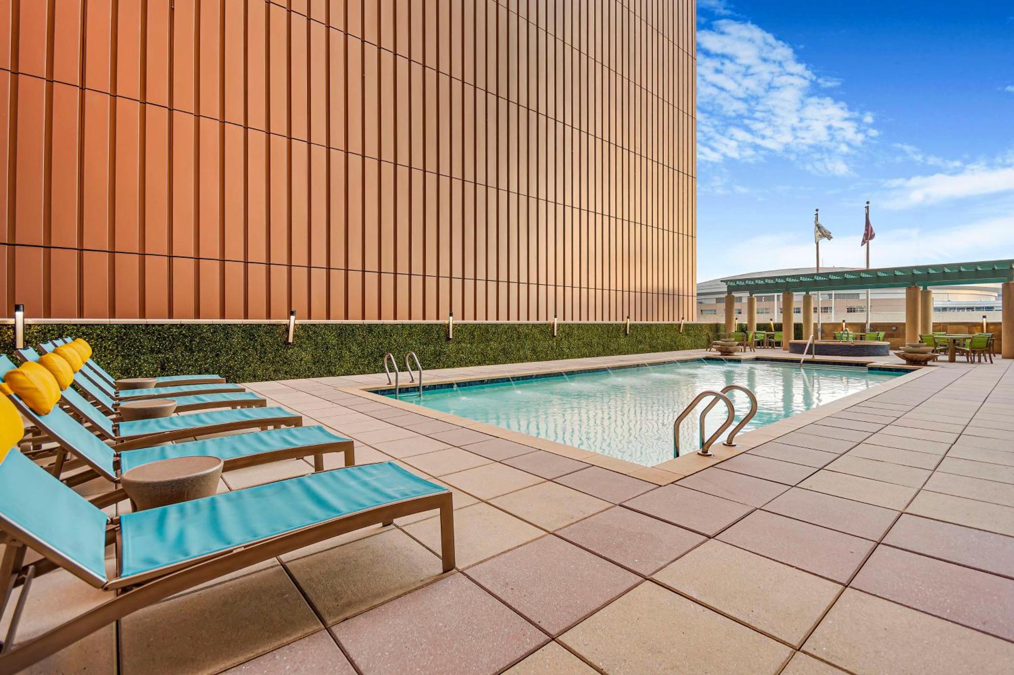 Embassy Suites Houston - Downtown Exterior photo