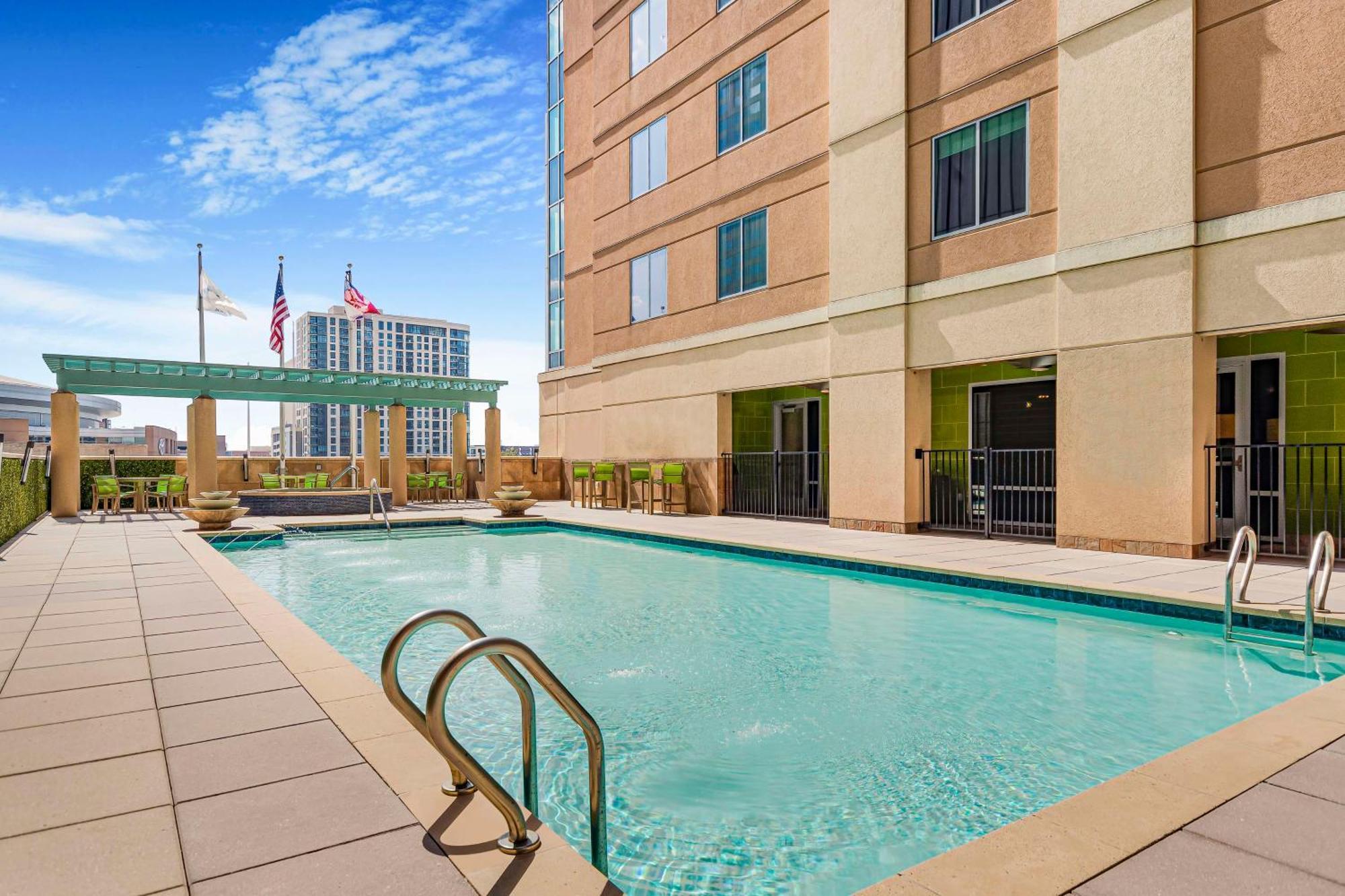Embassy Suites Houston - Downtown Exterior photo