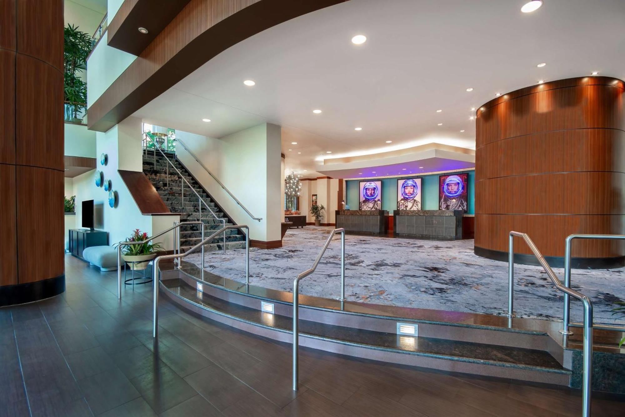 Embassy Suites Houston - Downtown Exterior photo
